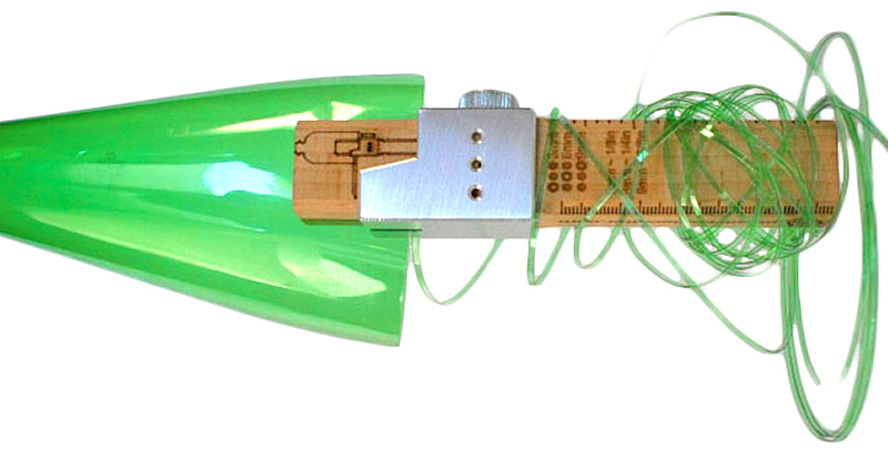 Illustration for article titled Simple Tool Turns Plastic Bottles Into Nearly Indestructible Plastic Rope